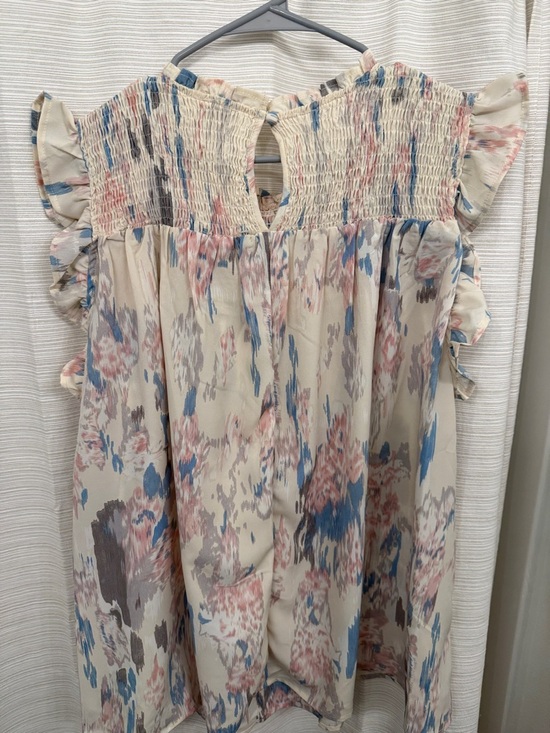 Hayden LA Cream Top w Blush Pink & Dusty Blue Watercolor Ruffle sleeve 1XL NWT - Picture 5 of 5